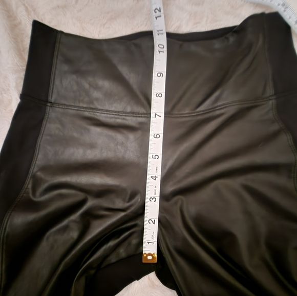 ATHLETA Delancey ShineTight Leggings Faux Leather Front, Zip Pockets Sz Small - Picture 10 of 11